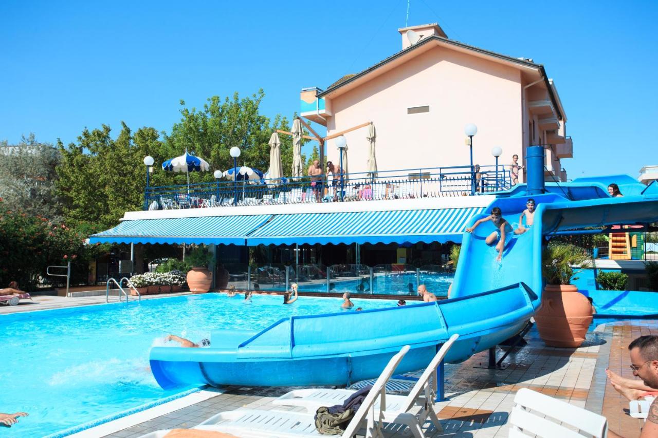Hotel Minerva Gatteo a Mare Exterior foto