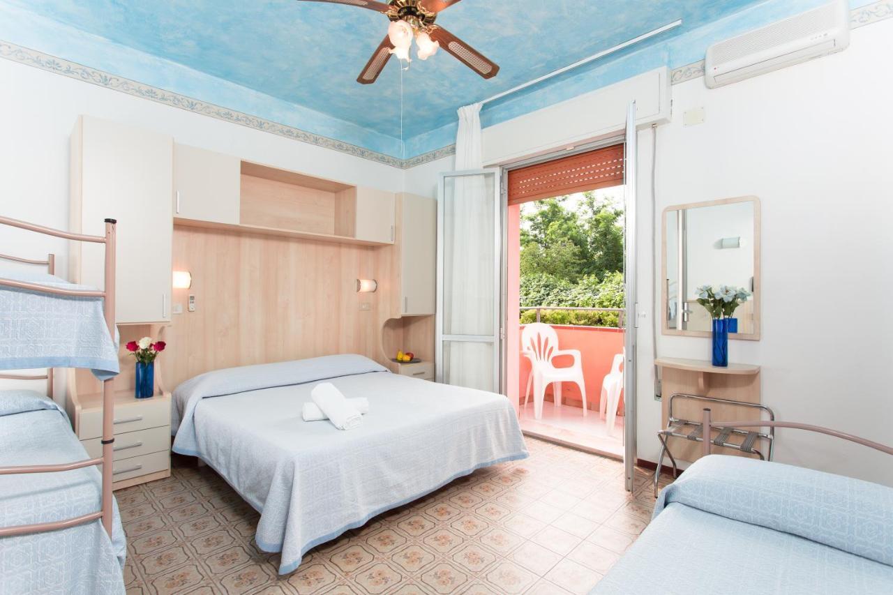 Hotel Minerva Gatteo a Mare Exterior foto