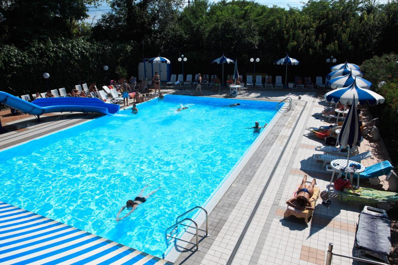 Hotel Minerva Gatteo a Mare Exterior foto